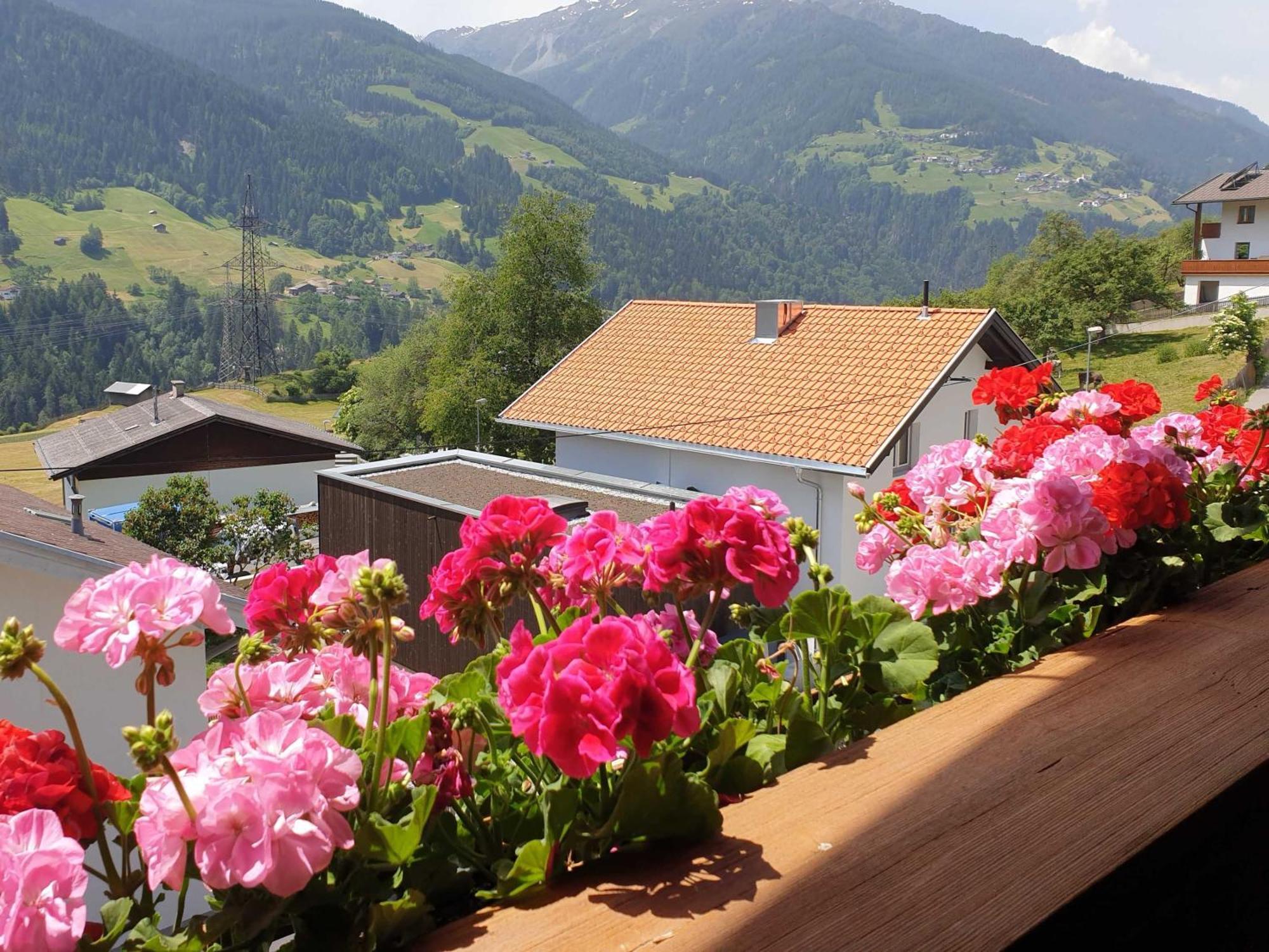 Haus Anna Ein Haus Mit Herz Appartement Fließ Kamer foto